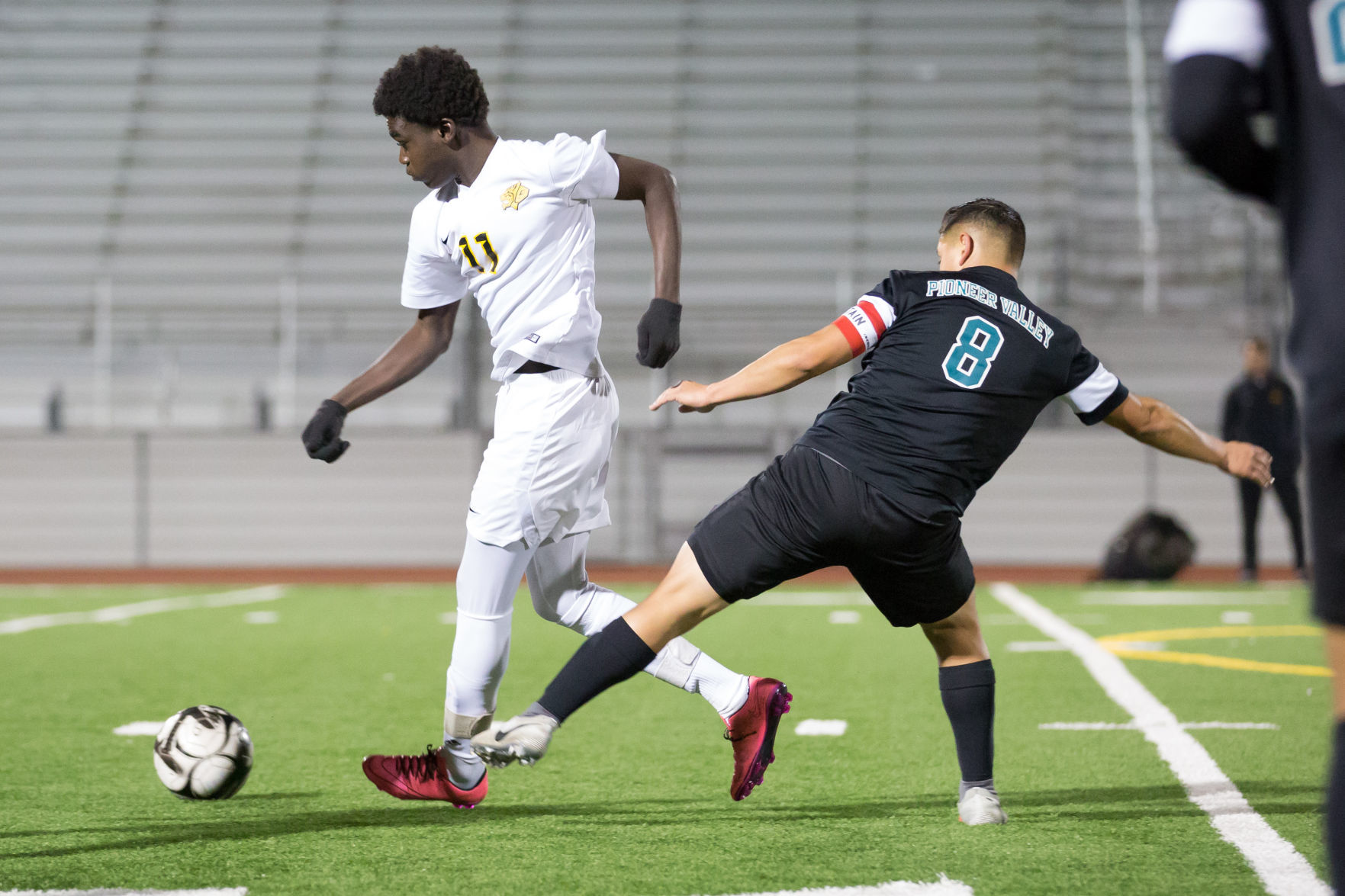 010419 Pioneer Valley vs SLO Soccer 007.jpg